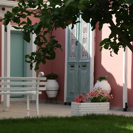 Sugar Aparthotel 4*